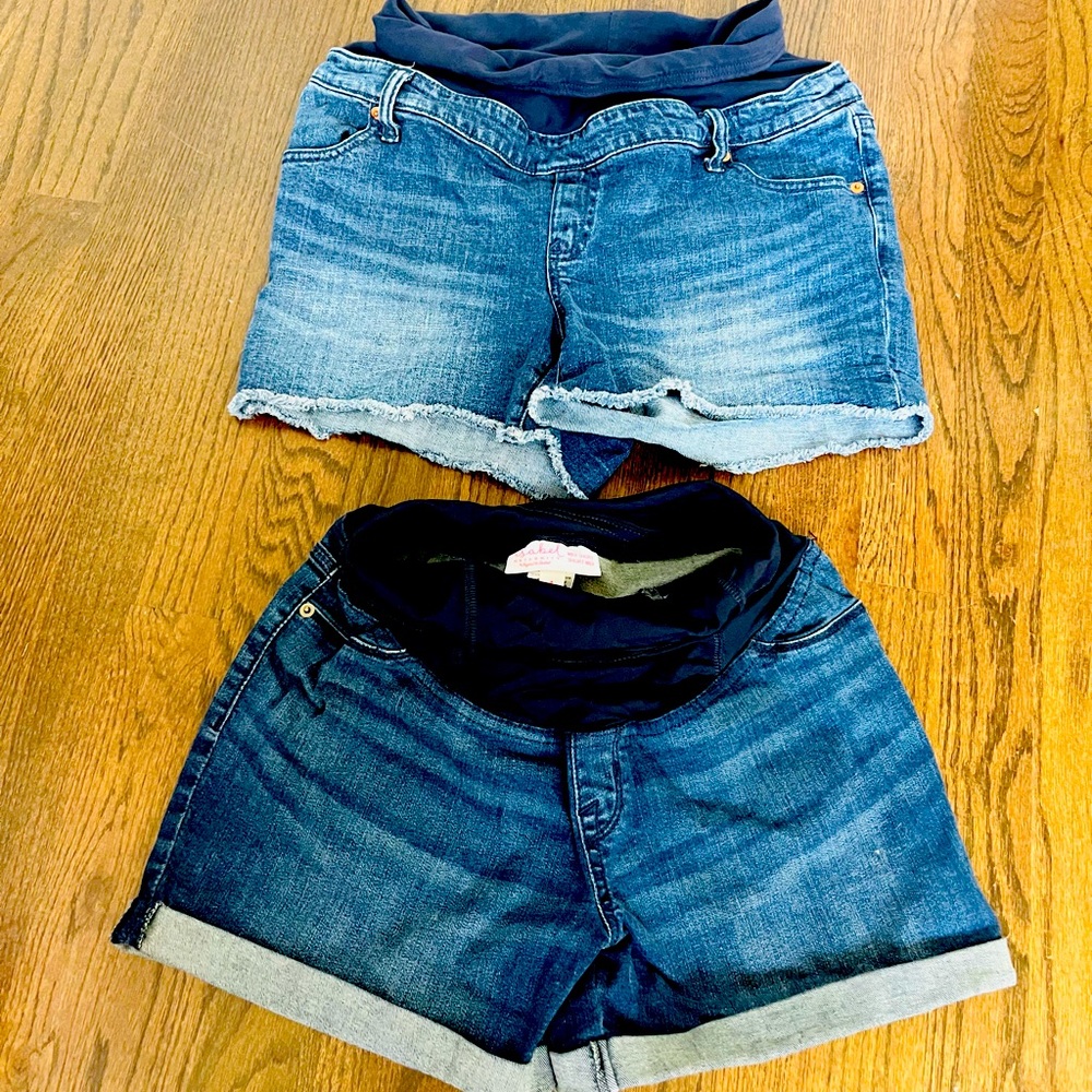 Jean maternity shorts (GAP 6 & Isabel 4)